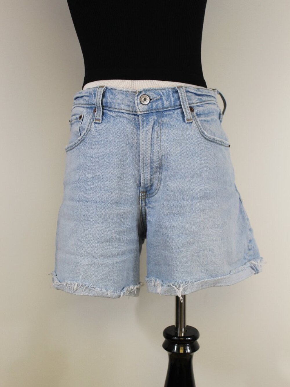 Abercrombie Baggy Shorts Mid Rise 28 Light Wash Denim 90s Loose Distressed Hem